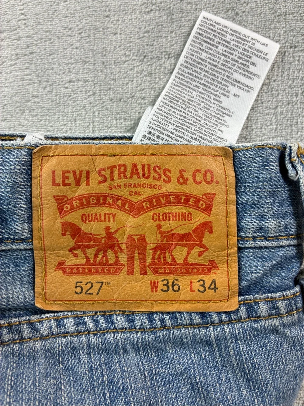 Levis classic straight